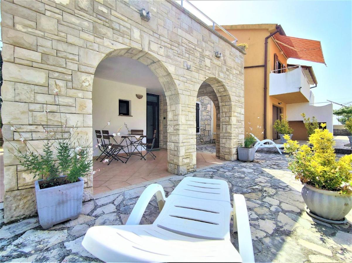 Rakalj Apartments Morena מראה חיצוני תמונה